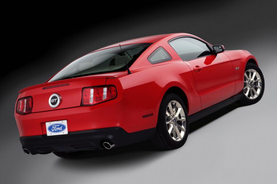  Ford Mustang GT 2011 года  (фото 74 из 90)
